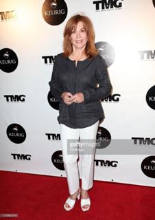 Stefanie Powers feet photo thumbnail