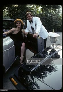 Stefanie Powers feet photo thumbnail