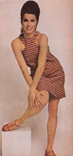 Stefanie Powers feet photo thumbnail