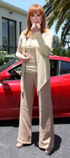 Stefanie Powers feet photo thumbnail