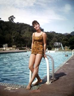 Stefanie Powers feet photo thumbnail