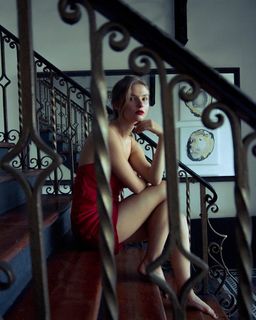 Stefanie Scott feet photo thumbnail