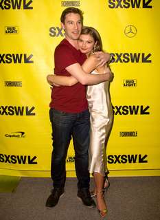 Stefanie Scott feet photo thumbnail