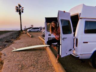 Stefanie Scott feet photo thumbnail