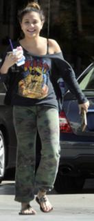 Stella Hudgens feet photo thumbnail