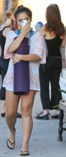 Stella Hudgens feet photo thumbnail