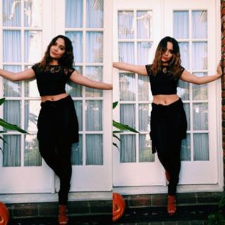 Stella Hudgens feet photo thumbnail