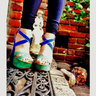 Stella Hudgens feet photo thumbnail