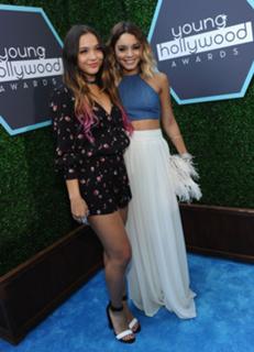 Stella Hudgens feet photo thumbnail