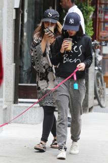 Stella Hudgens feet photo thumbnail