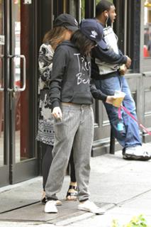 Stella Hudgens feet photo thumbnail