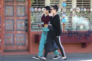 Stella Hudgens feet photo thumbnail