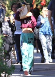 Stella Hudgens feet photo thumbnail