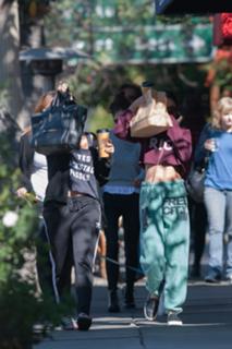 Stella Hudgens feet photo thumbnail