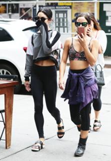 Stella Hudgens feet photo thumbnail