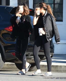 Stella Hudgens feet photo thumbnail