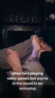 Stella Hudgens feet photo thumbnail