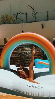 Stella Hudgens feet photo thumbnail