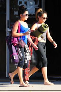 Stella Hudgens feet photo thumbnail