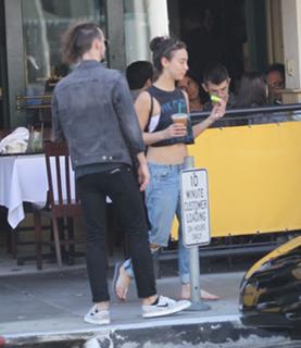 Stella Maeve feet photo thumbnail