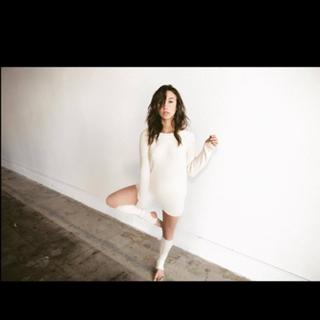 Stella Maeve feet photo thumbnail