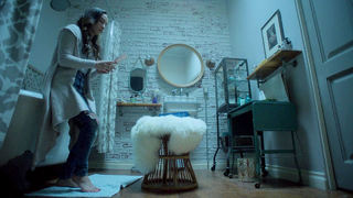 Stella Maeve feet photo thumbnail