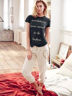Stella Maxwell feet photo thumbnail