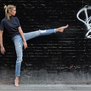 Stella Maxwell feet photo thumbnail