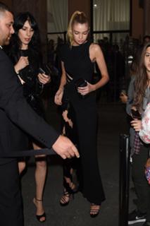 Stella Maxwell feet photo thumbnail