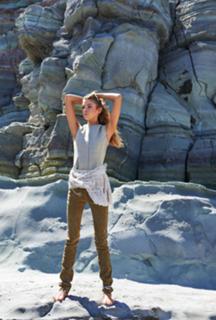Stella Maxwell feet photo thumbnail