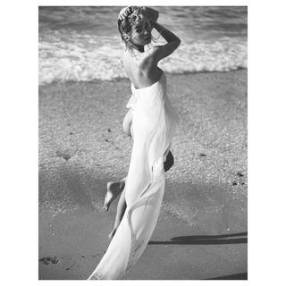 Stella Maxwell feet photo thumbnail