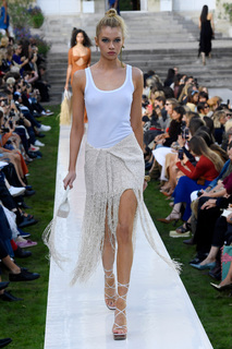 Stella Maxwell feet photo thumbnail