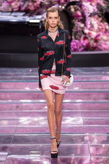 Stella Maxwell feet photo thumbnail