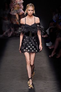 Stella Maxwell feet photo thumbnail