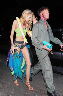Stella Maxwell feet photo thumbnail