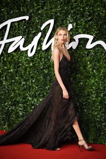 Stella Maxwell feet photo thumbnail