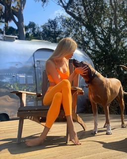 Stella Maxwell feet photo thumbnail