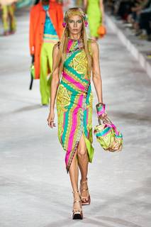 Stella Maxwell feet photo thumbnail