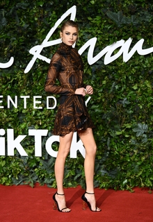 Stella Maxwell feet photo thumbnail