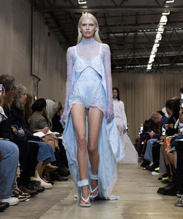 Stella Maxwell feet photo thumbnail