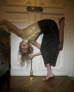 Stella Maxwell feet photo thumbnail