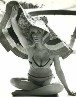 Stella Stevens feet photo thumbnail