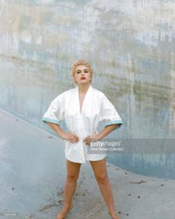 Stella Stevens feet photo thumbnail
