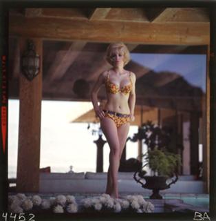 Stella Stevens feet photo thumbnail