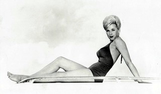 Stella Stevens feet photo thumbnail
