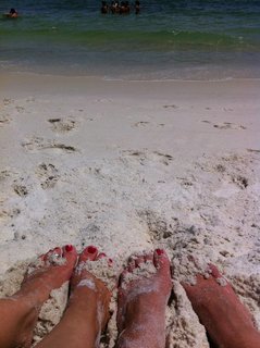 Stephanie Abrams feet photo thumbnail