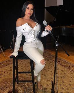 Stephanie Acevedo feet photo 12