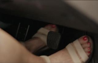 Stephanie Beacham feet photo 9