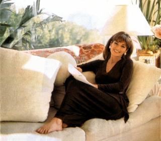Stephanie Beacham feet photo 1