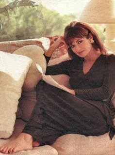 Stephanie Beacham feet photo 20